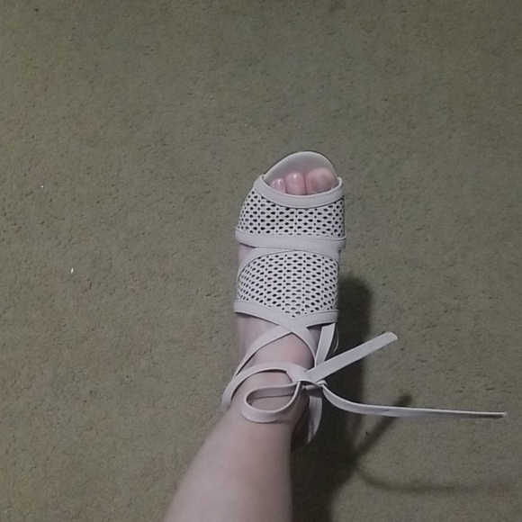 CALL IT SPRING HIGH HEEL - Picture 4 of 5